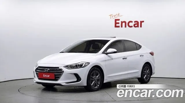Hyundai AVANTE 2017 — photo 1
