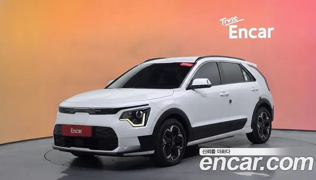 Kia Niro 2023 — photo 1
