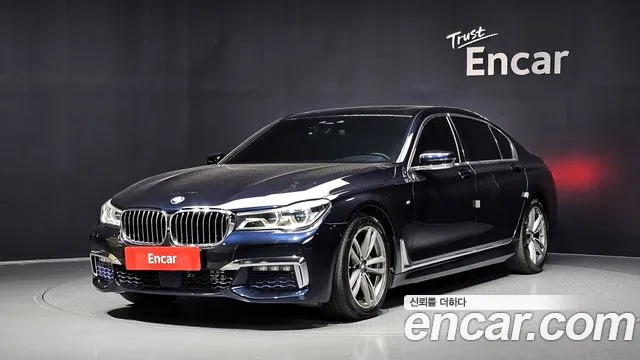 BMW 7-Series 2018 — photo 1