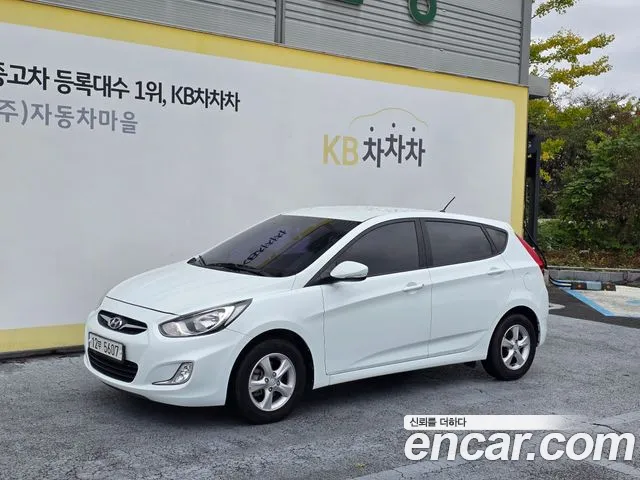Hyundai Accent 2015 — photo 1