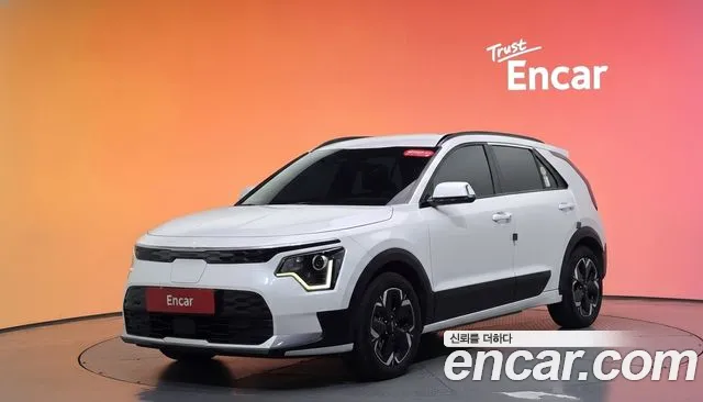 Kia Niro 2023 — photo 1