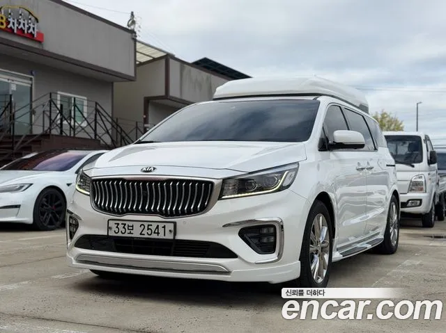 Kia Canival 2019 — photo 1