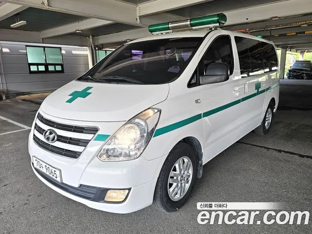 Hyundai Starex 2017 — photo 1