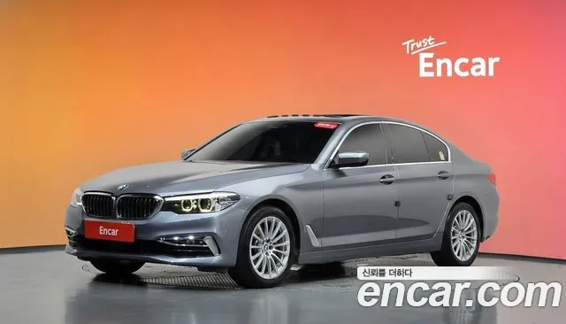 BMW 5-Series 2019 — photo 1