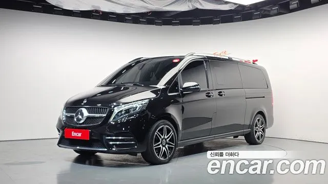 Mercedes-Benz V-Class 2021 — photo 1
