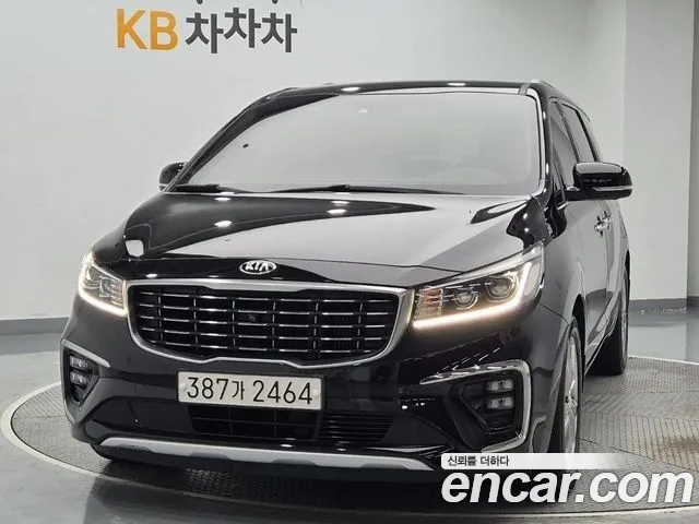Kia Canival 2020 — photo 1