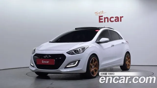 Hyundai i30 2015 — photo 1