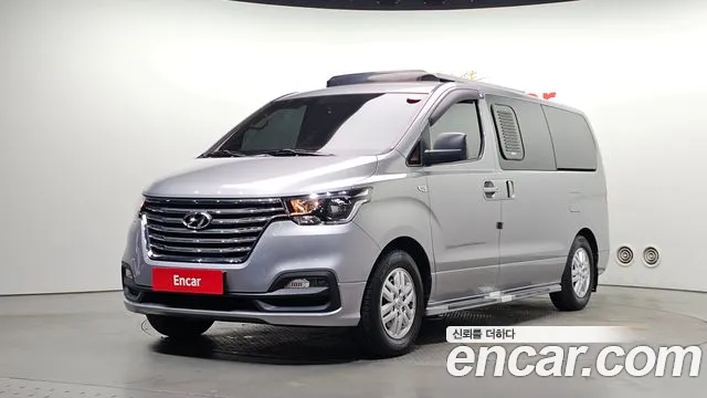 Hyundai Starex 2020 — photo 1