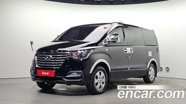 Hyundai Starex 2019 — photo 1