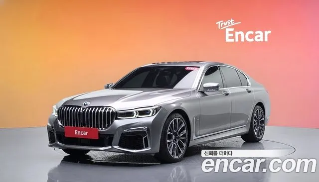 BMW 7-Series 2022 — photo 1