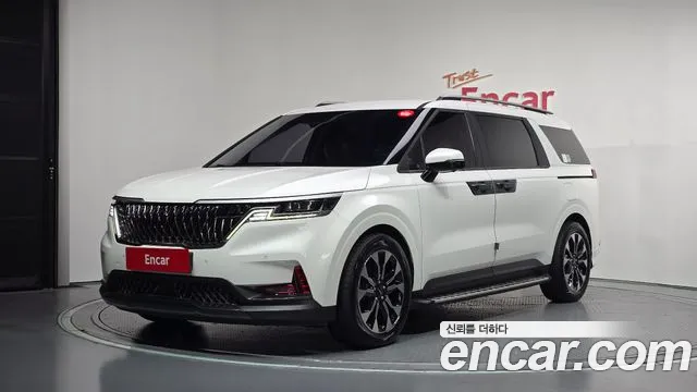 Kia Canival 2022 — photo 1
