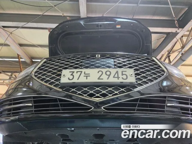 Genesis G90 2019 — photo 1