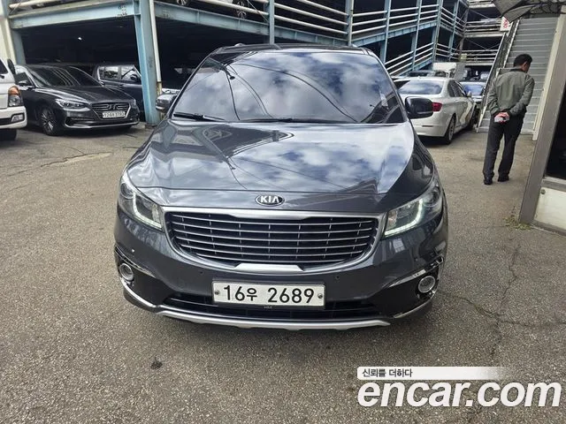 Kia Canival 2017 — photo 1