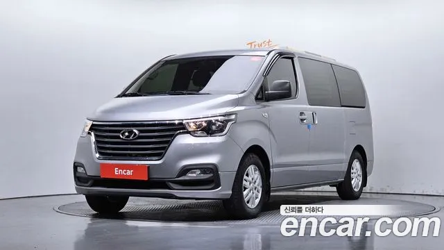 Hyundai Starex 2021 — photo 1