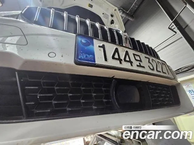 BMW 5-Series 2023 — photo 1