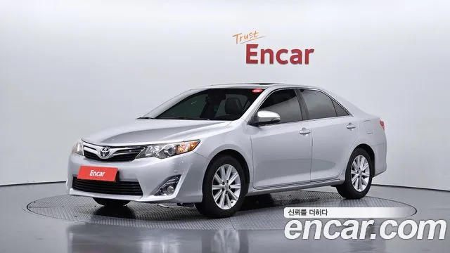 Toyota Camry 2012 — photo 1