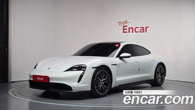 Porsche Taycan 2023 — photo 1