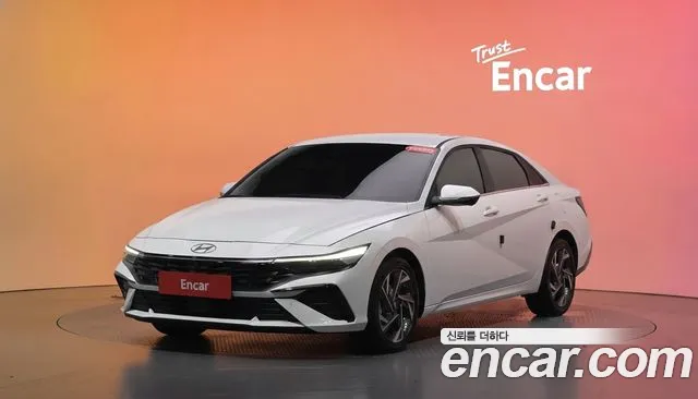 Hyundai AVANTE 2024 — photo 1