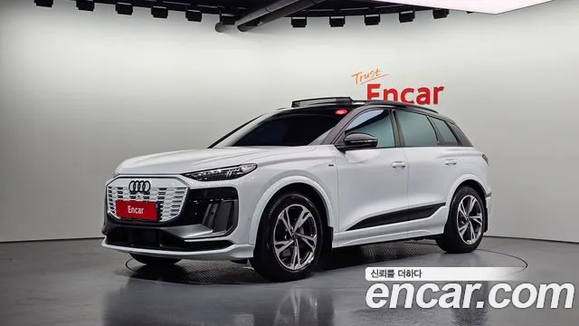 Audi Q6 e-tron 2025 — photo 1