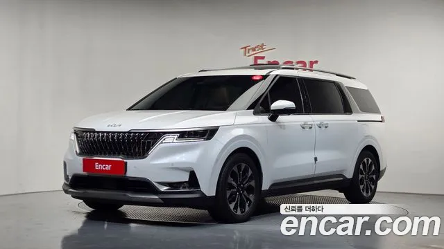 Kia Canival 2023 — photo 1