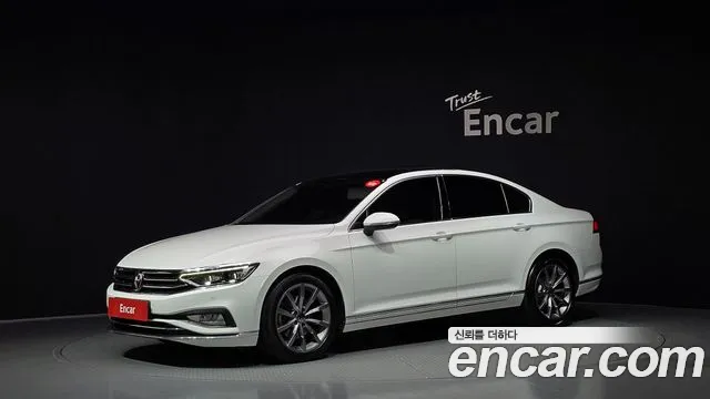 Volkswagen Passat 2021 — photo 1