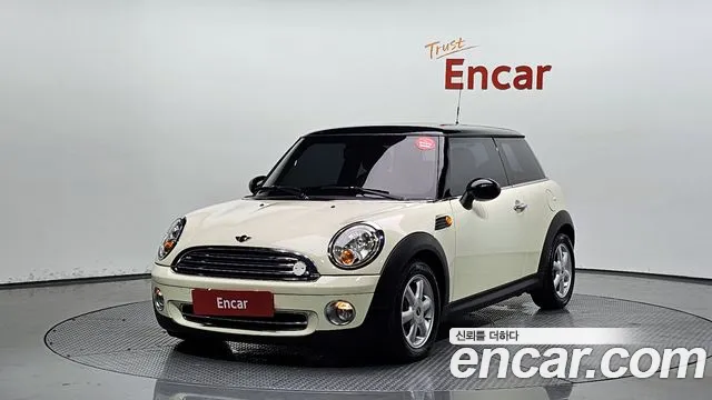 Mini Cooper 2010 — photo 1