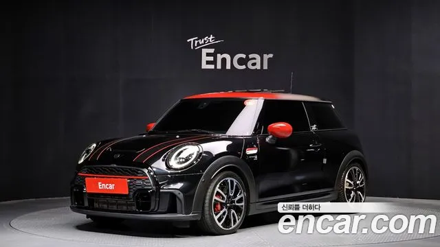 Mini Cooper 2023 — photo 1