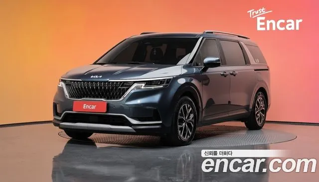 Kia Canival 2022 — photo 1