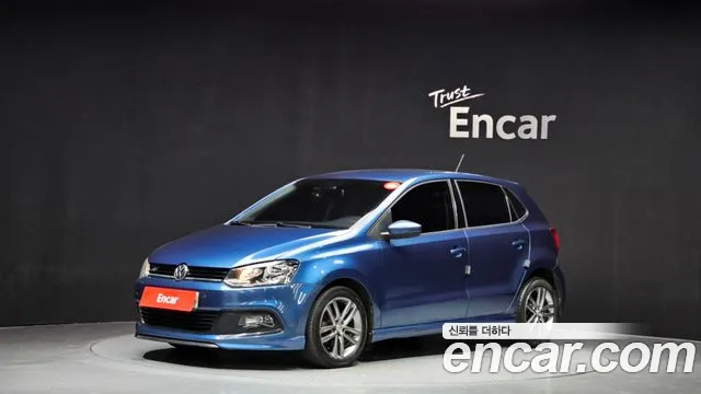 Volkswagen Polo 2015 — photo 1