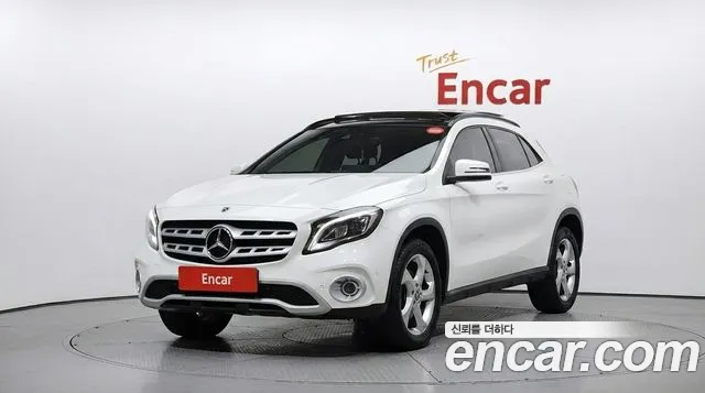 Mercedes-Benz GLA-Class 2019 — photo 1
