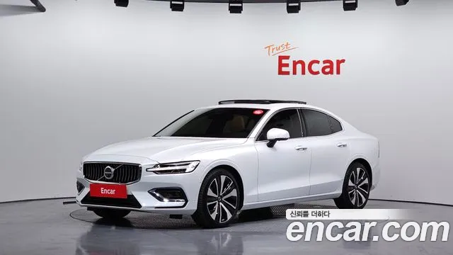 Volvo S60 2025 — photo 1