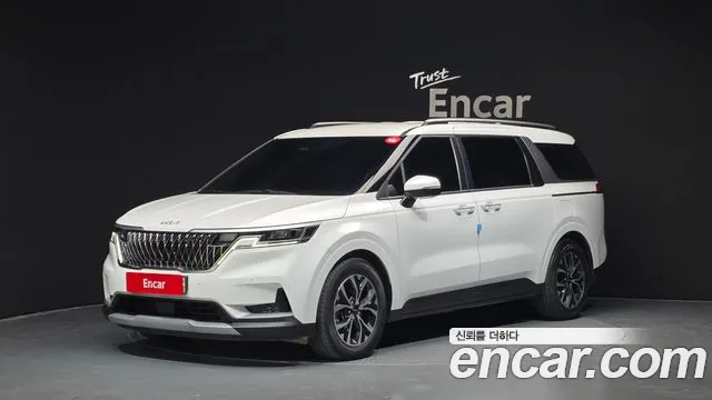 Kia Canival 2023 — photo 1