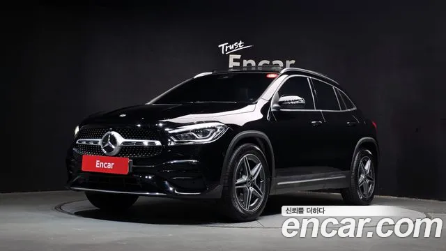 Mercedes-Benz GLA-Class 2020 — photo 1