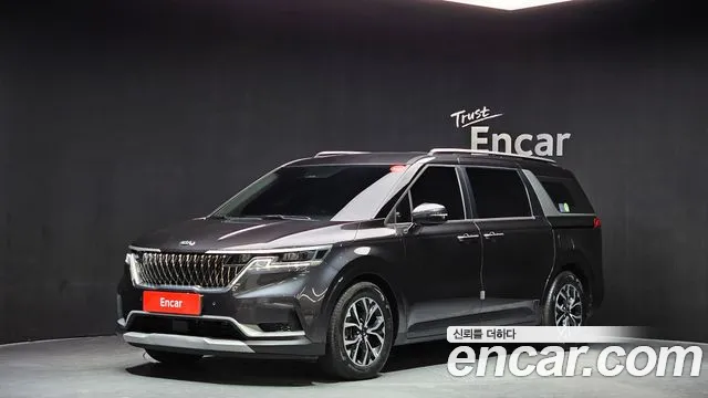 Kia Canival 2021 — photo 1