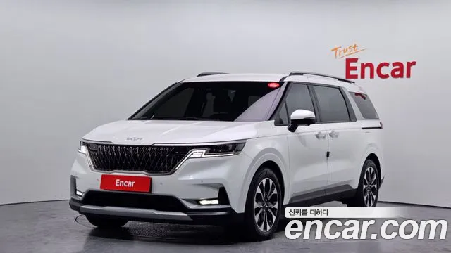 Kia Canival 2023 — photo 1