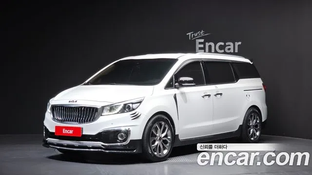 Kia Canival 2017 — photo 1