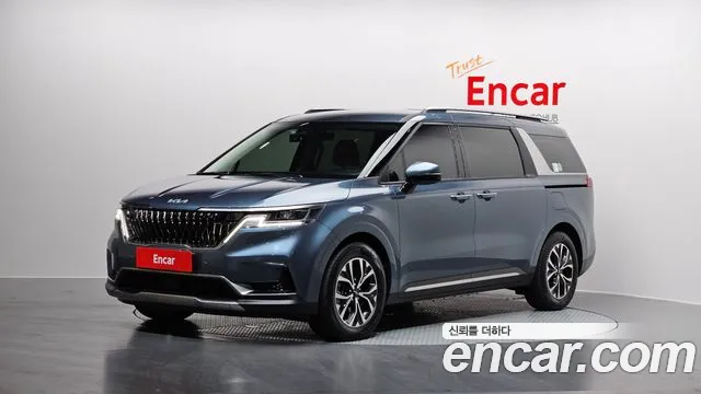 Kia Canival 2022 — photo 1