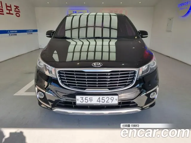 Kia Canival 2018 — photo 1