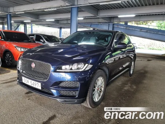 Jaguar F-PACE 2018 — photo 1