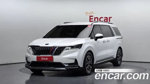 Kia Canival 2021 — photo 1