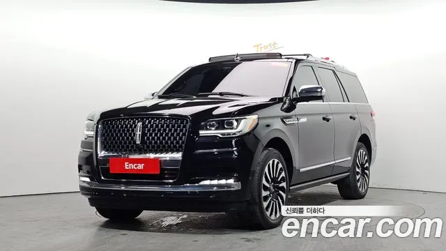 Lincoln Navigator 2023 — photo 1