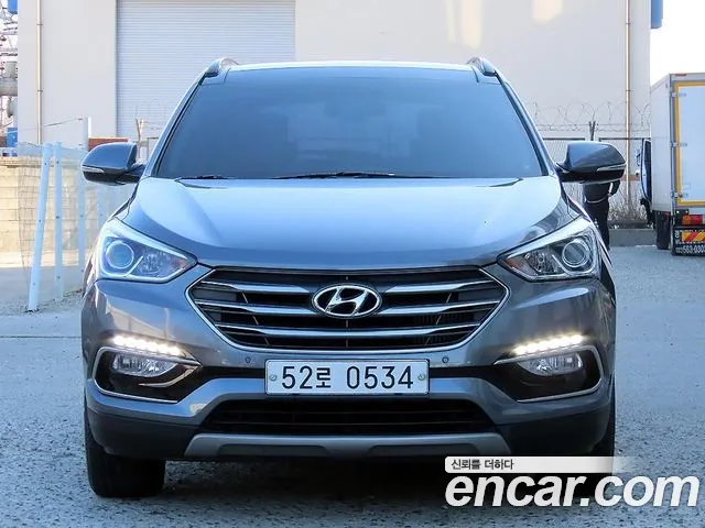 Hyundai Santafe 2016 — photo 1