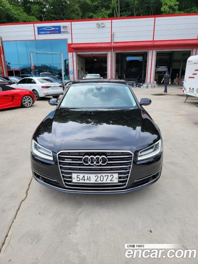 Audi A8 2015 — photo 1