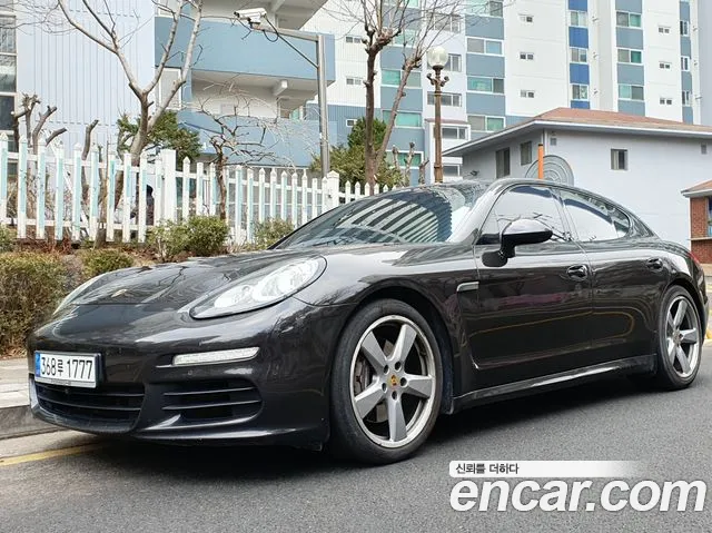 Porsche Panamera 2016 — photo 1