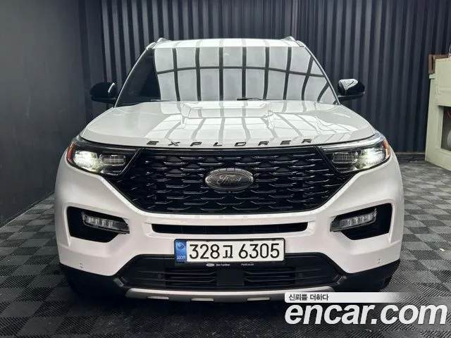Ford Explorer 2022 — photo 1