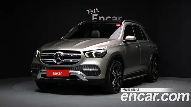 Mercedes-Benz GLE-Class 2021 — photo 1