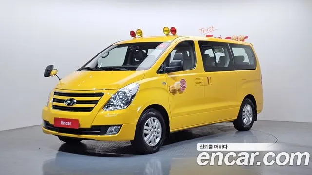 Hyundai Starex 2017 — photo 1
