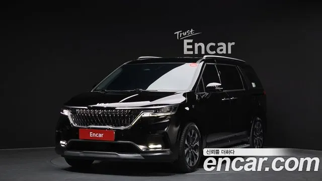 Kia Canival 2023 — photo 1