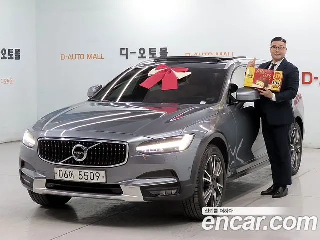 Volvo V90 2018 — photo 1