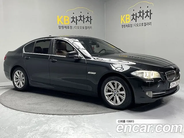 BMW 5-Series 2013 — photo 1